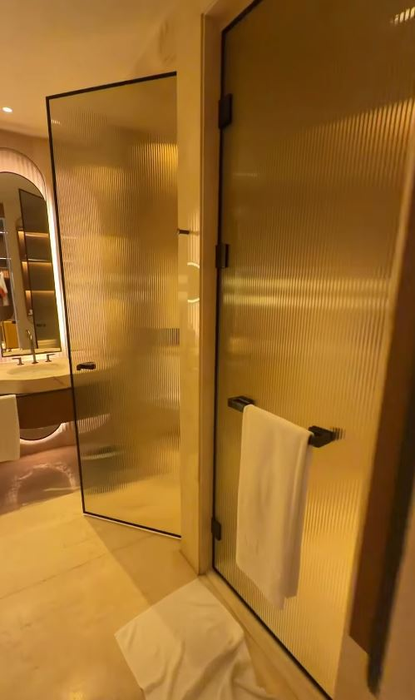 Nu e o glumă! Cât a plătit Rareș Cojoc pentru 7 nopți de cazare la un hotel de 5 stele din Antalya