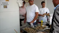 Peste două sute de restaurante de pe litoral au fost luate la rost de către inspectorii de la Protecţia Consumatorului! Au fost vizate staţiunile Mamaia, Năvodari, Costineşti şi Eforie