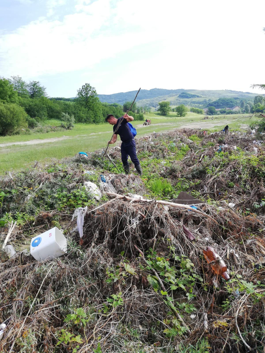 Drama continuă în familia din Prahova care a pierdut 4 copii. Micuțul Iacov este căutat de 400 de pompieri