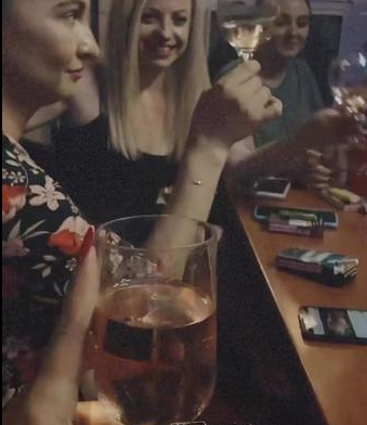 Vedetele arată că știu să se distreze