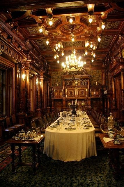 Muzeul Peleș din Sinaia se redeschide pe 2 iunie. Cum se vor face tururile: „Vom avea grijă ca…”