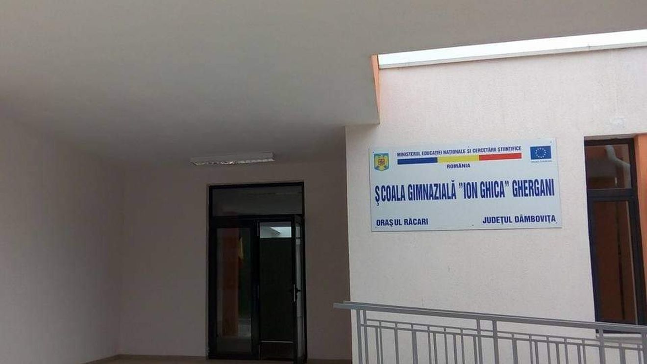 Încă o școală intră în scenariul roșu după ce o învățătoare a fost diagnosticată cu Sars-Cov-2