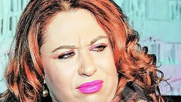 Oana Roman a dat in clocot dupa un show de stand-up comedy. Il taraste la tribunal pe artistul care a facut-o grasa