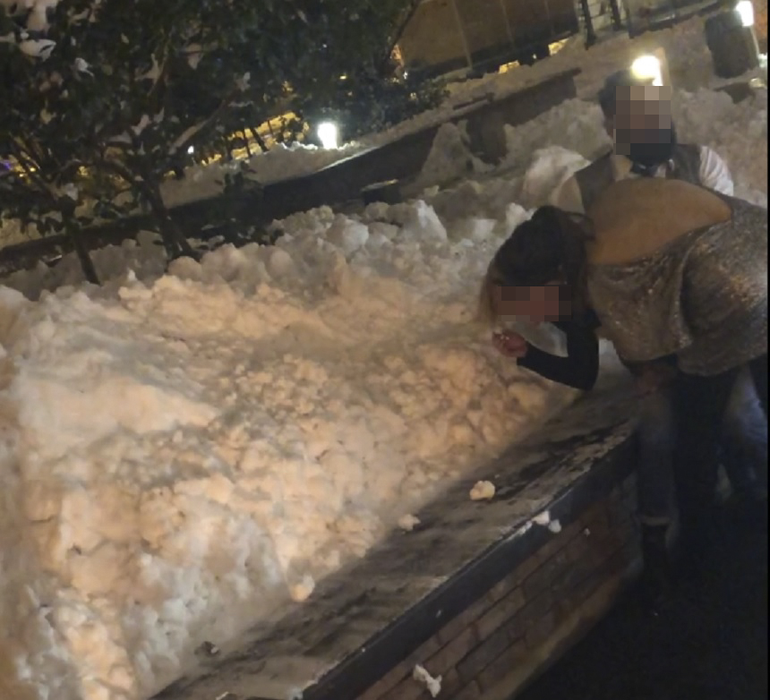 Scene tragicomice, în fața unui renumit club din București