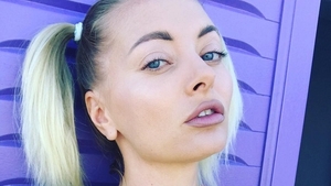 Delia mai fresh ca niciodată! Cum şi-a făcut artista apariţia pe scena de la NEVERSEA