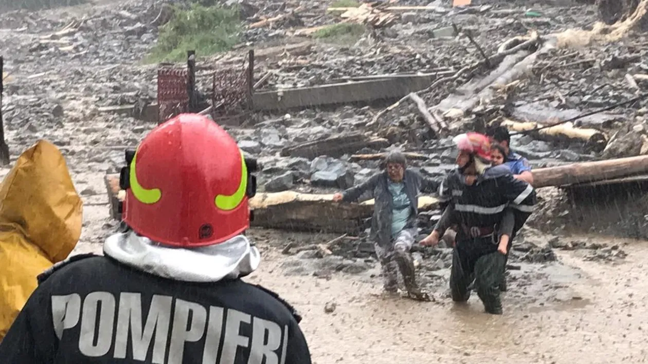 Cod portocaliu în Argeș. 10 oameni au fost evacuați din cauza unei viituri