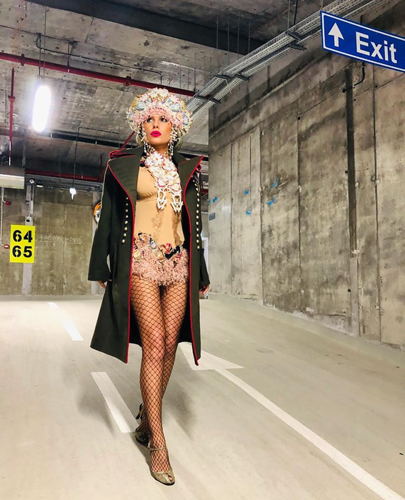 Anna Lesko a publicat poze topless și a lansat un atac dur la adresa unor dive din showbiz: “Pe tine te dezavantajează! Nu îmi prezintă încredere…”