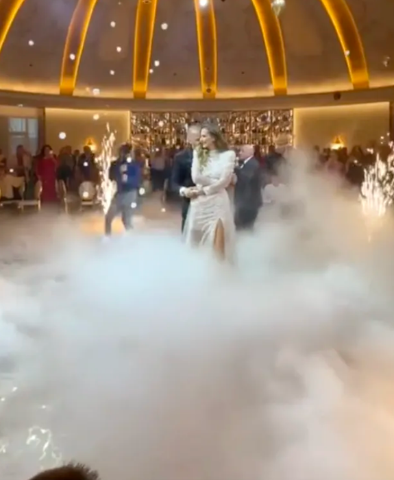 Livian a primit plicuri goale la nuntă /Foto: Social media