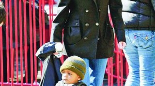 Sandra Bullock vrea ca fiul sau adoptat sa fie fluent in trei limbi