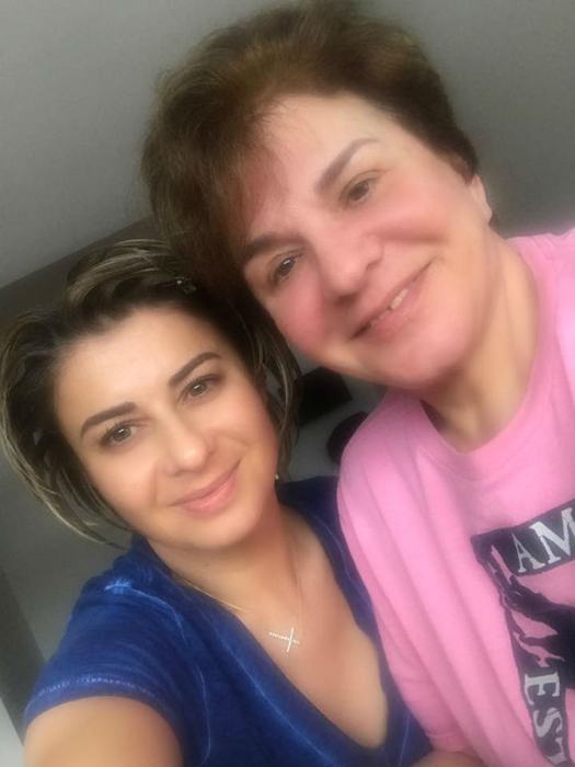 Ionela Prodan, alături de fiica ei Anamaria