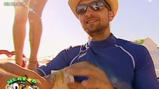 VIDEO Dani Otil sta prost cu banii? A primit 50 de lei in direct, la "Neatza"!