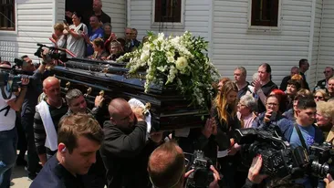 Motivul pentru care familia lui Răzvan Ciobanu a refuzat să ridice capacul coșciugului la ieșirea din capelă