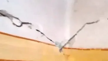 Un brăilean s-a trezit cu crăpături uriașe în peretele casei, imediat după cutremurul de 5,8 grade
