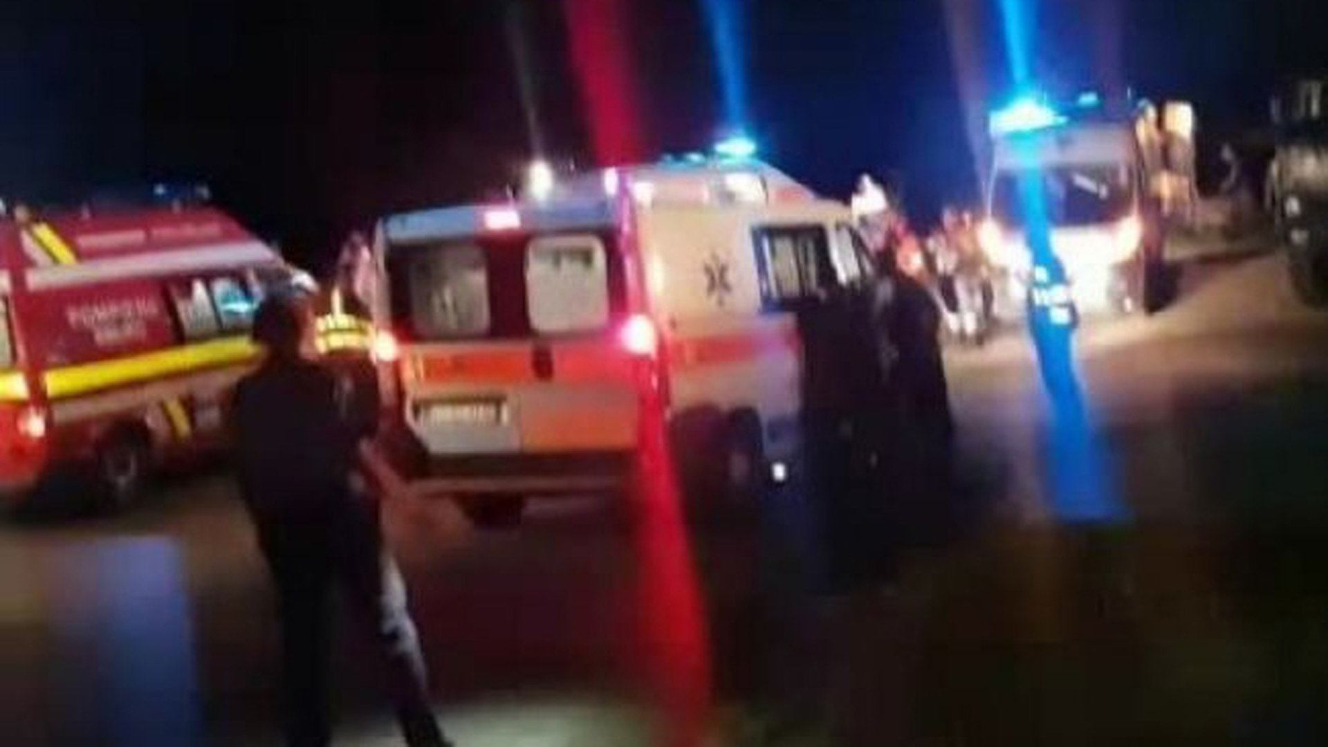 Accident grav în Botoșani! O maşină în care se aflau patru persoane s-a prăbuşit de pe un pod