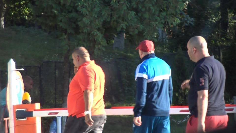 Verii lui Leo s-au rugat pentru pedepsirea agresorilor