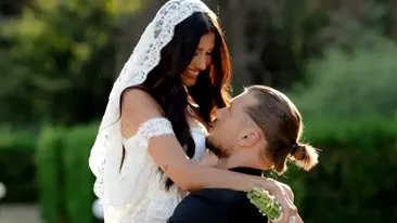 Alina Eremia a avut 7 torturi la nuntă! Imagini rare de la nunta cu Edy Barbu