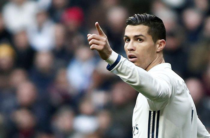 Unul din gemenii născuți de soția lui Cristiano Ronaldo a murit la naștere. Anunțul a fost făcut de celebrul fotbalist