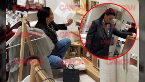 Moment surprinzător! Anca Serea, în genunchi printre rafturi