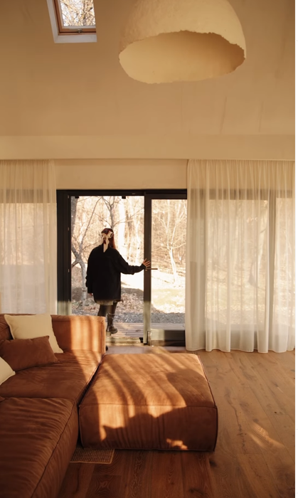 Sânziana Negru de la America Express şi-a făcut casă în pădure, de una singură! Cum arată bijuteria din inima naturii. FOTO