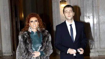 Papuci, blană și un elev repetent: când Mădălina Dorobanțu l-a scos pe Matei Stratan la plimbare prin Casa Poporului