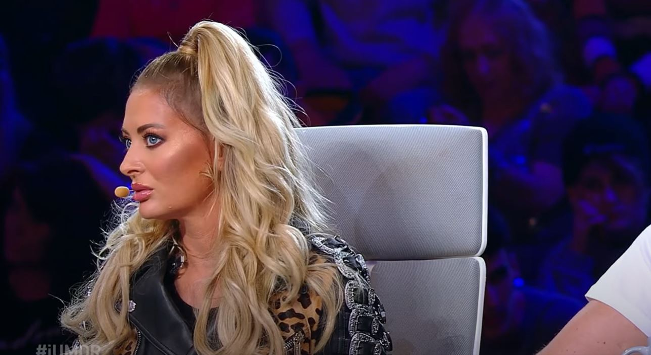 Un concurent de la iUmor a făcut striptease special pentru Delia: “M-am simțit în nesiguranță”. Ce mesaj avea scris pe chiloți Brandon Coprich