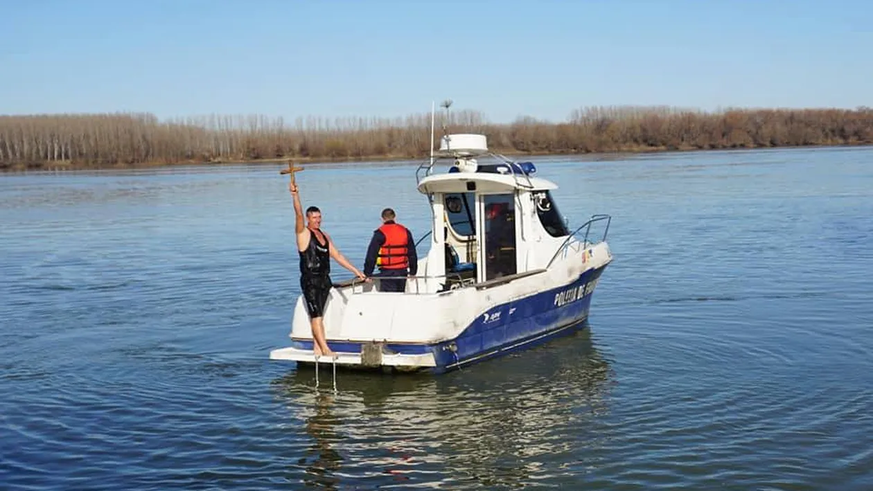 El este curajosul care, de 14 ani, scoate crucea din Dunăre, la Calafat, de Bobotează
