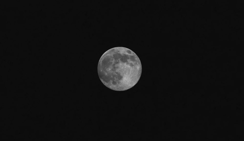 Fenomen spectaculos pe cer! Când are loc “Luna Căpşună” sau “Luna Roz” şi cum ne influenţează. Va fi văzută în toată lumea