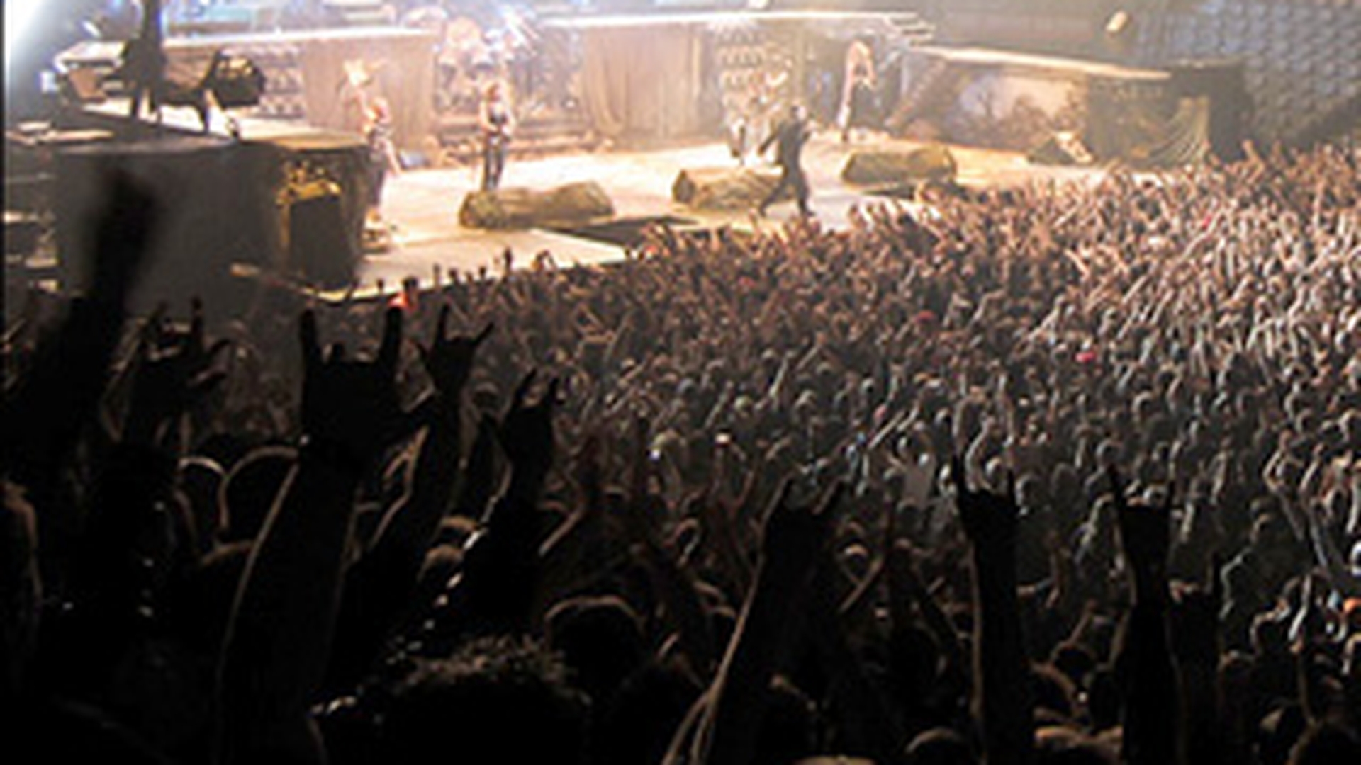 Iron Maiden a facut spectacol la Cluj, in fata a 2.000 de oameni!