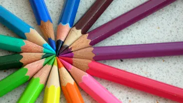 Deficit mondial de creioane colorate, din cauza adulţilor! Află explicaţia! 