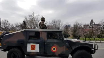 UPDATE imagini LIVE cu armata română pe străzile din Bucureşti! Sute de şoferi, verificaţi la una dintre intrările în oraş
