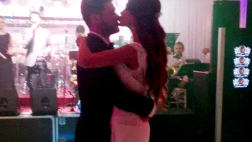 Joc periculos! Ea ar vrea, el nu prea. Bianca il copleseste pe Victor cu sarutari, iar el incearca sa se fereasca