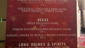 Cât costă o bere la draft, la Târgul de Crăciun din Piața Constituției. Bucureștenii au crezut că este o eroare