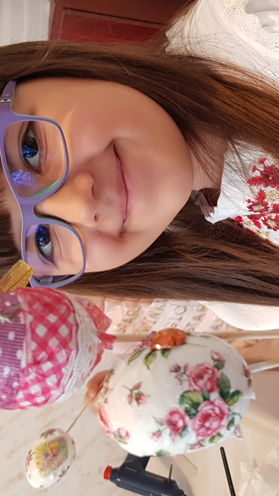 Copiii sunt foarte mândri de minunățiile care le ies din mâini