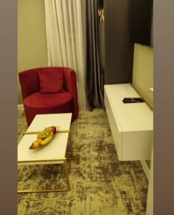 Oana Roman s-a cazat într-un hotel de 4 stele din Predeal, cu 956 lei/noapte. Ce a găsit în cameră