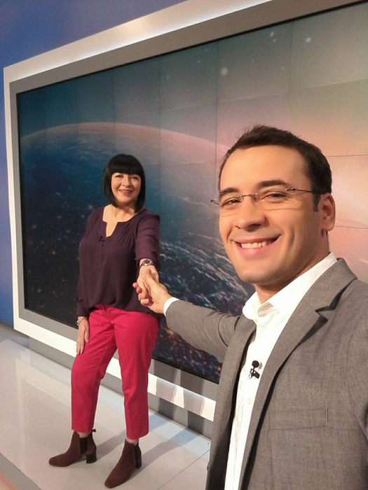 Are sau nu perucă?! Primele imagini de paparazzi cu Neti Sandu. Misterul a fost elucidat: cum arată în realitate părul horoscopistei de la Pro TV