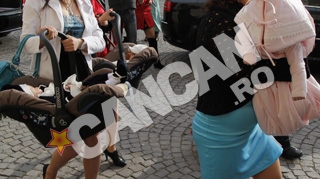 Tripletii Nicoletei Luciu au fost botezati! Vezi imagini in exclusivitate de la Miercurea Ciuc