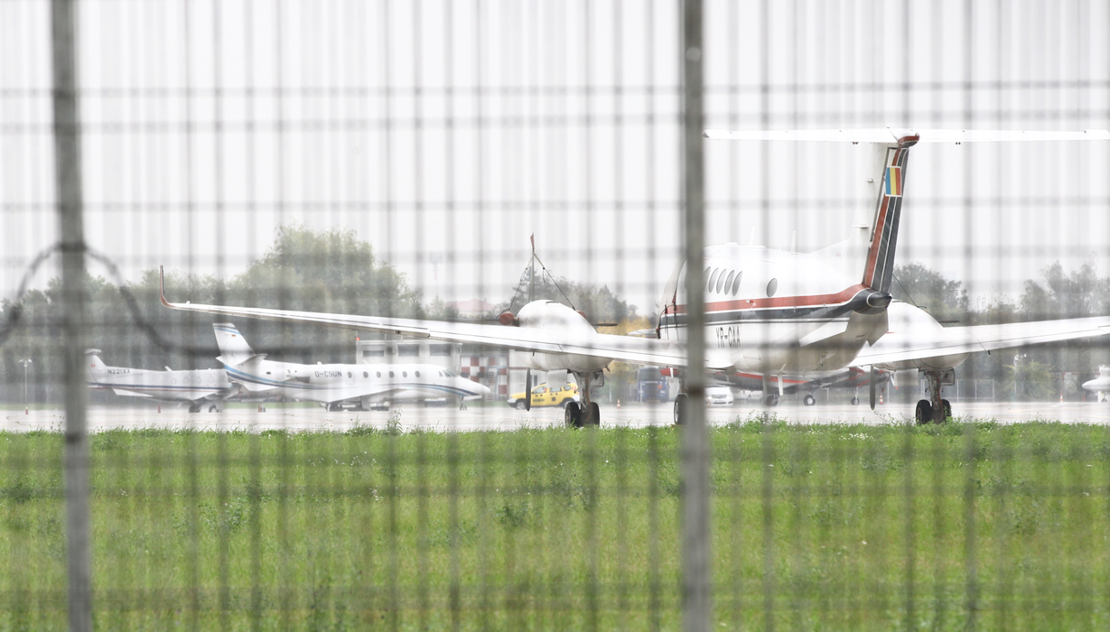 Miliardarul arab a venit, în mare taină, la București, cu avionul privat, ca să o vadă pe iubita româncă