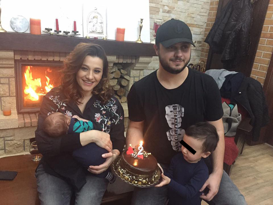 Claudia Pătrăşcanu, alături de soţ şi cei doi băieţi