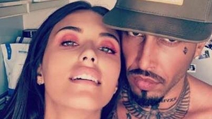S-a întâmplat cu puţin timp în urmă, ALEX VELEA le-a arătat tututor pentru prima dată tatuajul pe care îl are cu ANTONIA! 