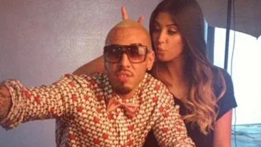 In pozitia asta nu l-ai vazut niciodata! Alex Velea a facut o demonstratie de acrobatie! Vezi ce miscare a putut sa faca