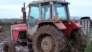 Modul cumplit în care a murit o fetiţă de trei ani din Timiş: a fost strivită de un tractor condus de bunicul ei