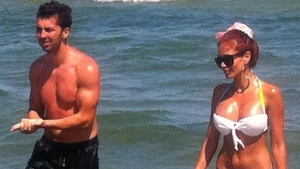 E mare scandal intre "cumnatele"! Doua prezentatoare TV sexy au ajuns la cutite din cauza unui "Don Juan" ranit in orgoliu