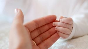 Șocant! O fetiță de 5 luni a murit după ce mama ei i-a dat să bea sânge de țestoasă împotriva COVID-19