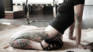 Vara asta se poarta tatuajele! Vezi cum arata cele mai sexy femei pictate pe tot corpul!