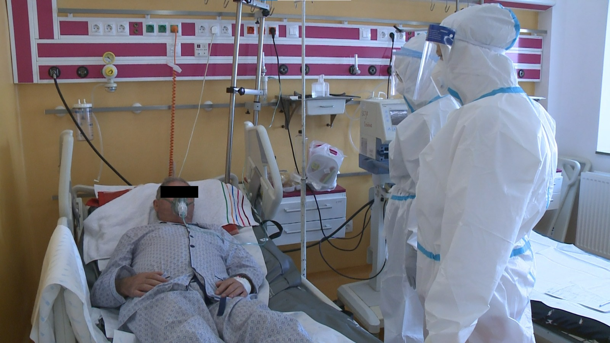 Așa arată locul unde pacienții cu COVID-19 luptă pentru viața lor