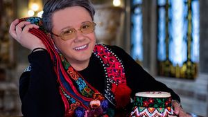 Preşedintele Academiei Române, Ioan Aurel Pop, actriţa Maia Morgenstern și cuplul Alina Sorescu și Alexandru Ciucu, în debutul noului sezon "Drag de România mea!"