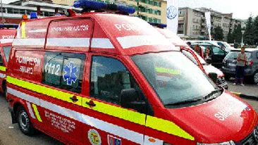 O salvare SMURD a fost lovita cu pietre de un tanar, in timpul unei interventii