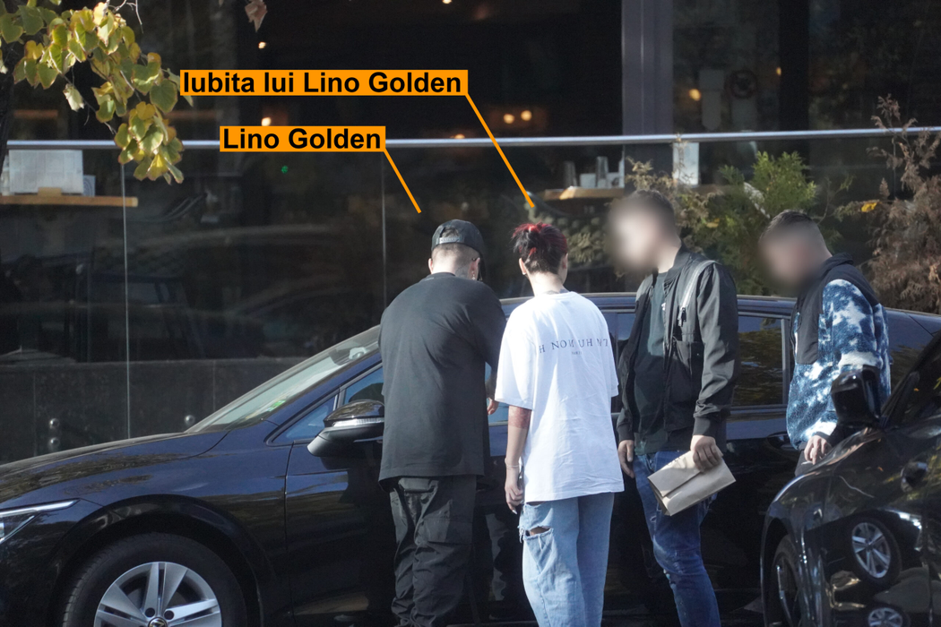 Lino, iubita și celalalt prieten al cuplului, admiră cățelul / (Sursa: CANCAN.RO)