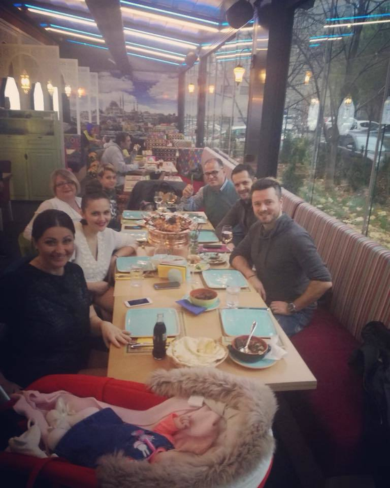 Cum se răsfaţă Tavi Clonda şi Gabriela Cristea dimineaţa! Bărbatul a făcut publică imaginea