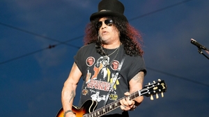 Cauza morții fiicei vitrege a lui Slash, chitaristul Guns N' Roses, a fost anunțată. De ce a murit tânăra la doar 25 de ani